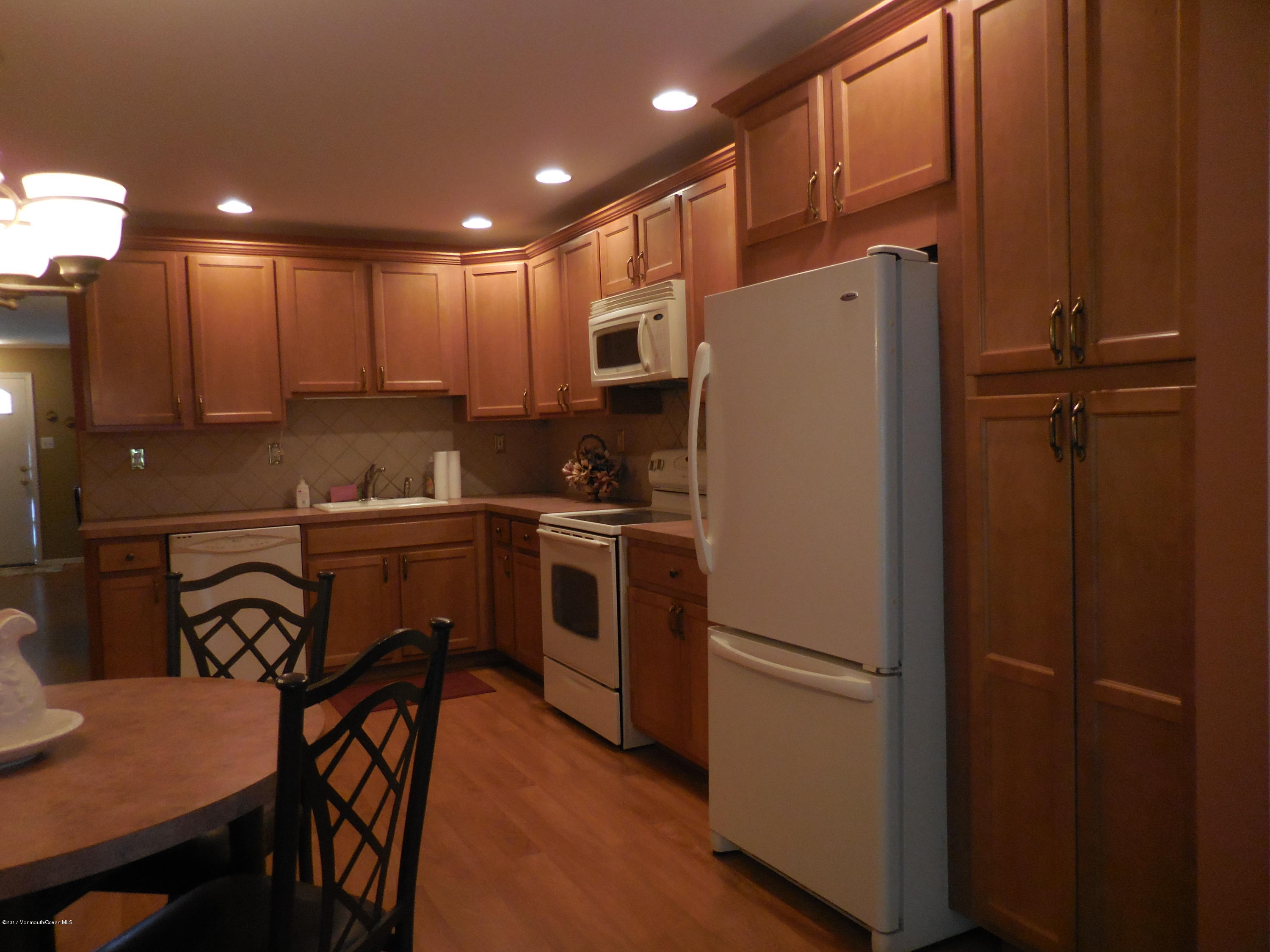 106 D Ragley Hall Road, Unit 1000 Freehold, NJ 07728 - Photo 6 of 13 DSCN0974