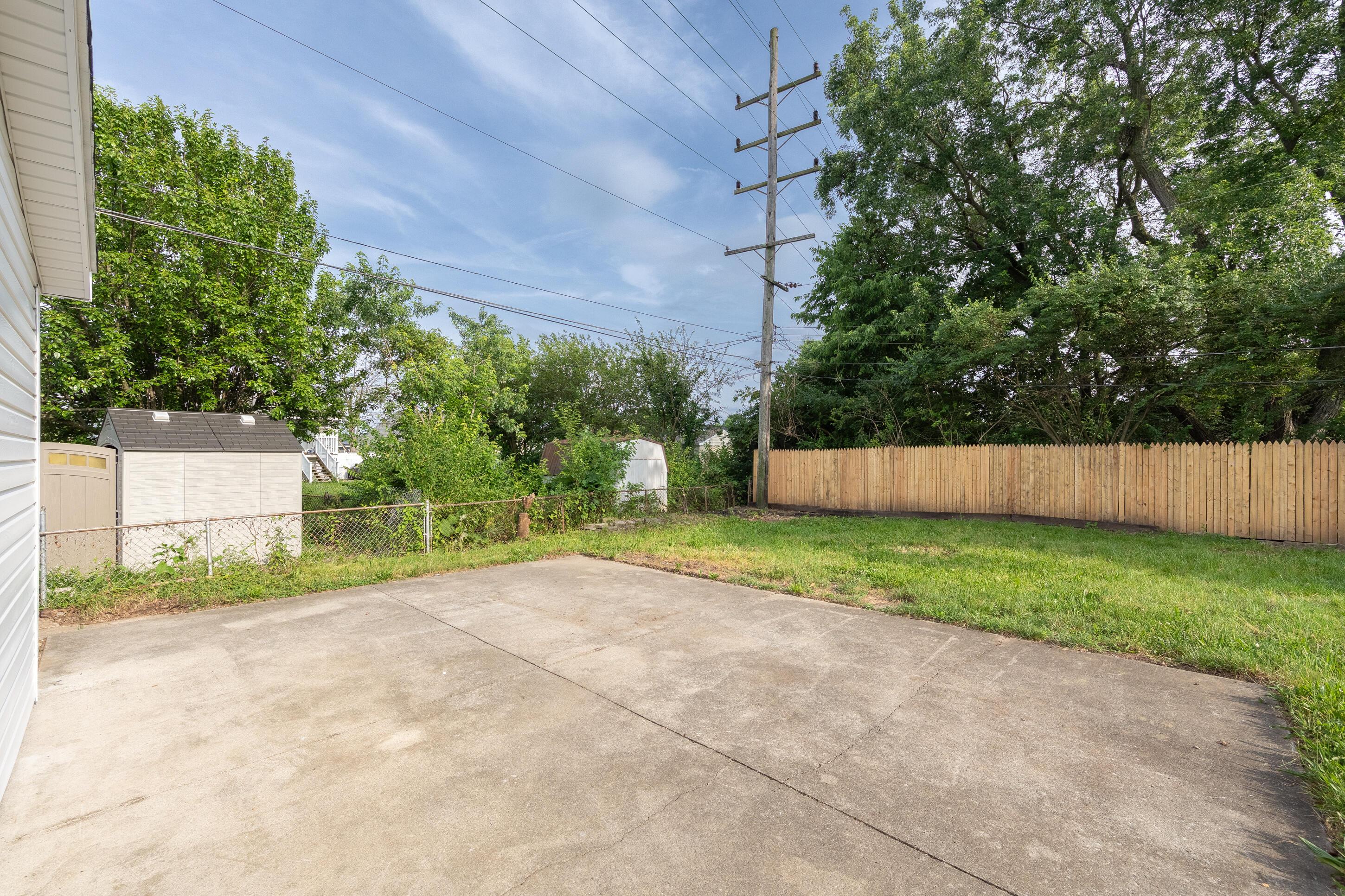 3819 Lynward Road Columbus, OH 43228 - Photo 44 of 57
