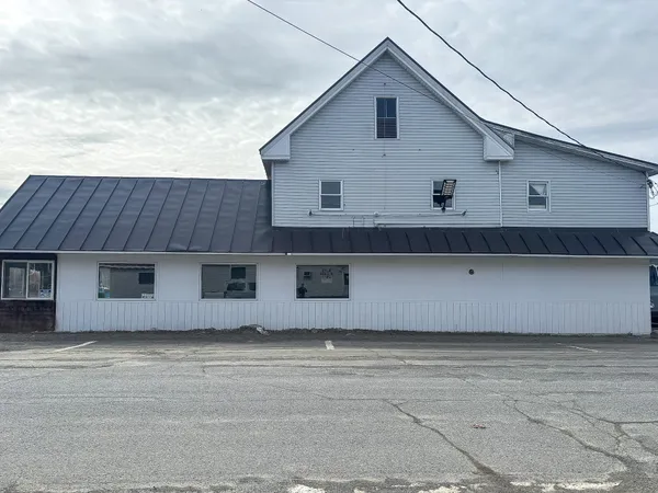 $99,900 | 68 Railroad Avenue, Brownville, ME 04414