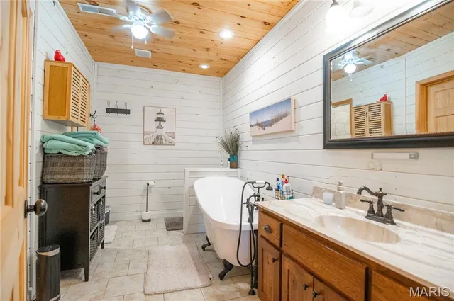 $699,900 | 3378 State Highway South, Grandin, MO 63943