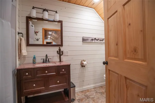 $699,900 | 3378 State Highway South, Grandin, MO 63943