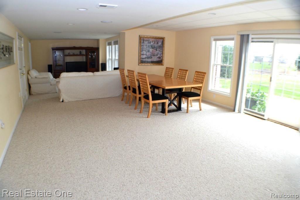 5650 Stonehaven Boulevard Rochester, MI 48306 - Photo 29 of 36 031.jpg