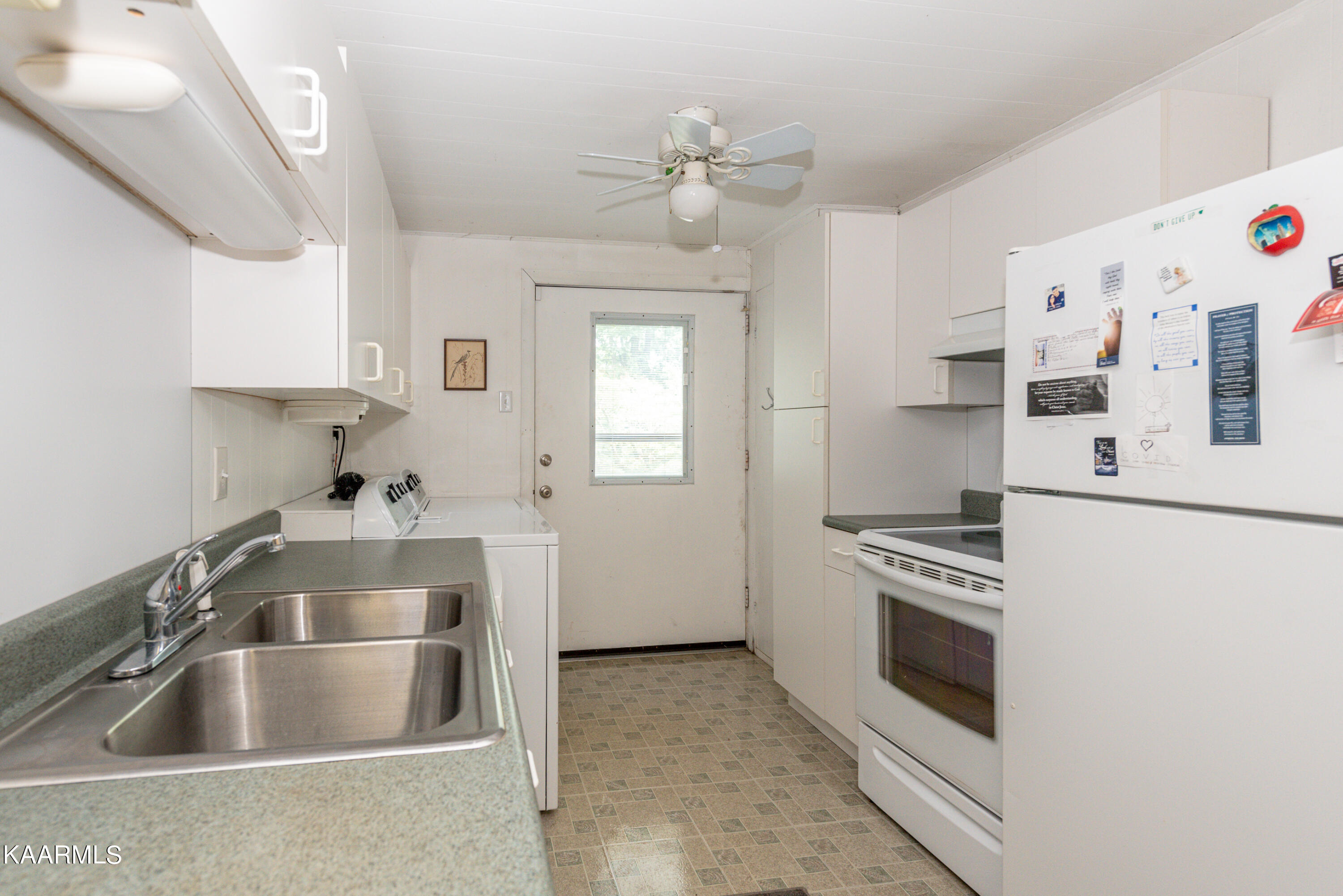 408 Meadow Road Greenback, TN 37742 - Photo 23 of 29 DSC_6056