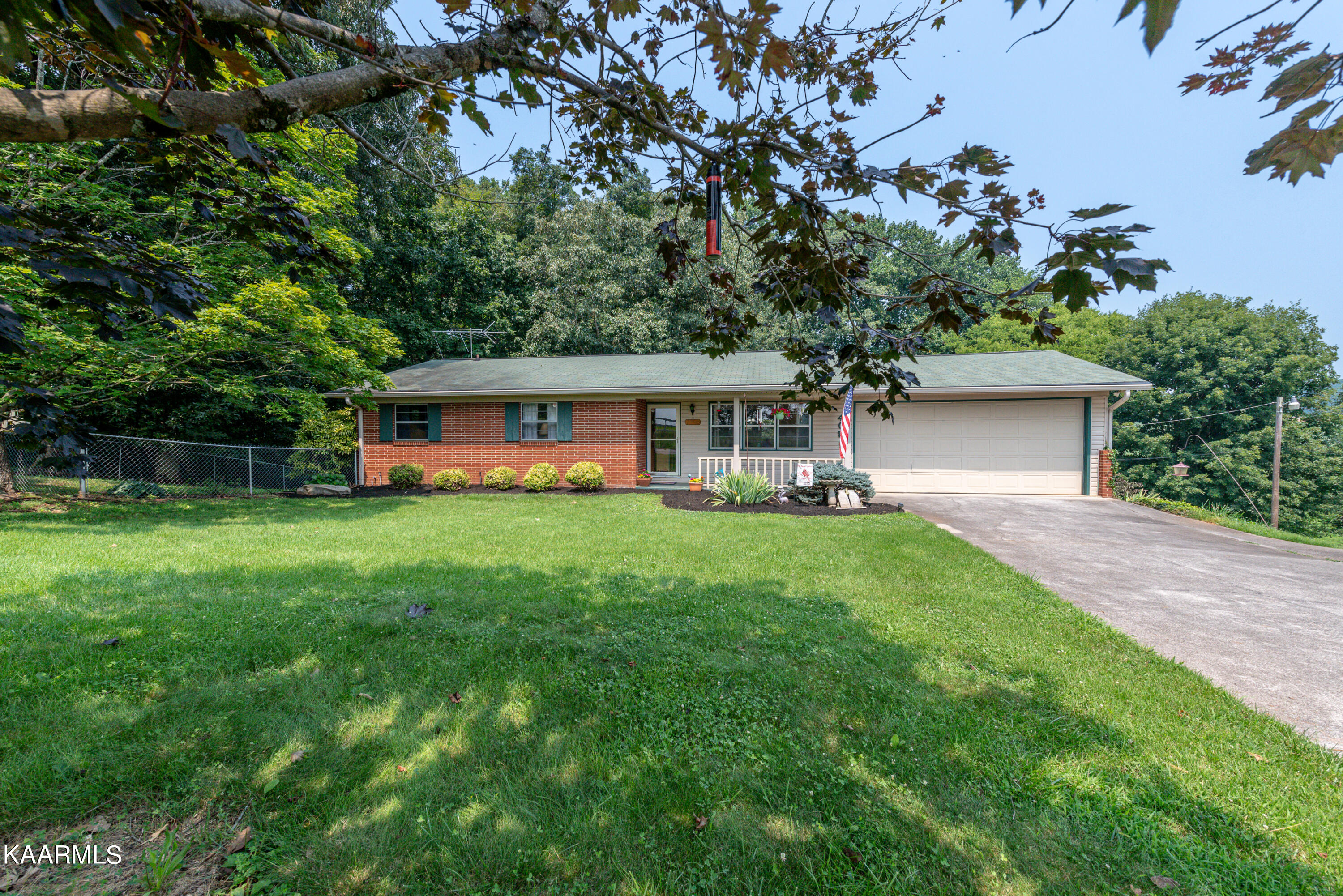 408 Meadow Road Greenback, TN 37742 - Photo 3 of 29 DSC_6001