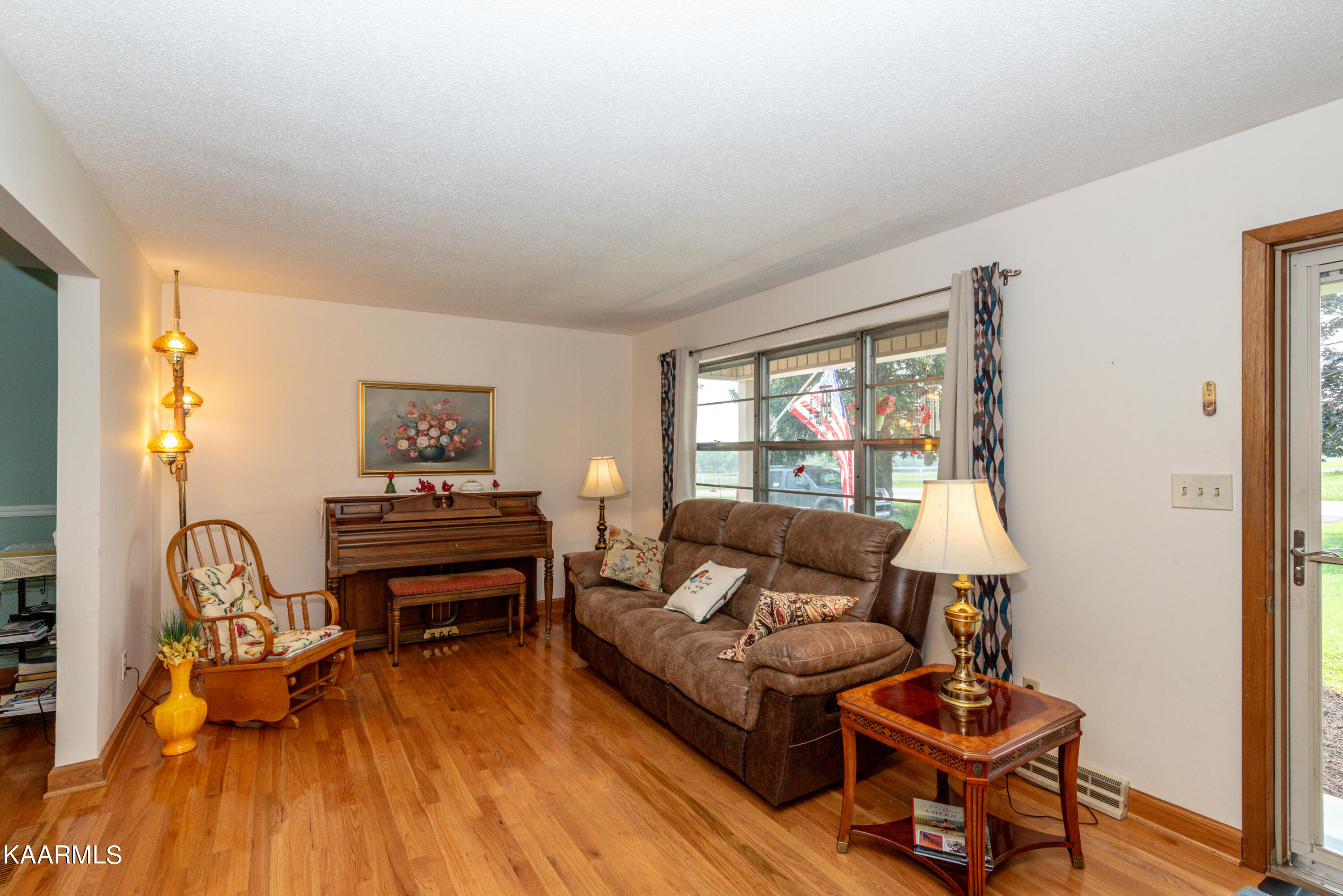 408 Meadow Road Greenback, TN 37742 - Photo 8 of 29 DSC_6012