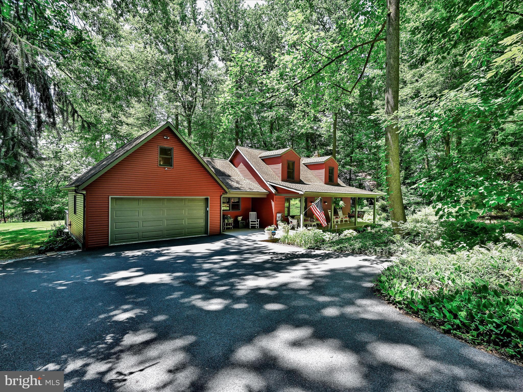 351 Dead End Road Lititz, PA 17543 - Photo 4 of 42 Front