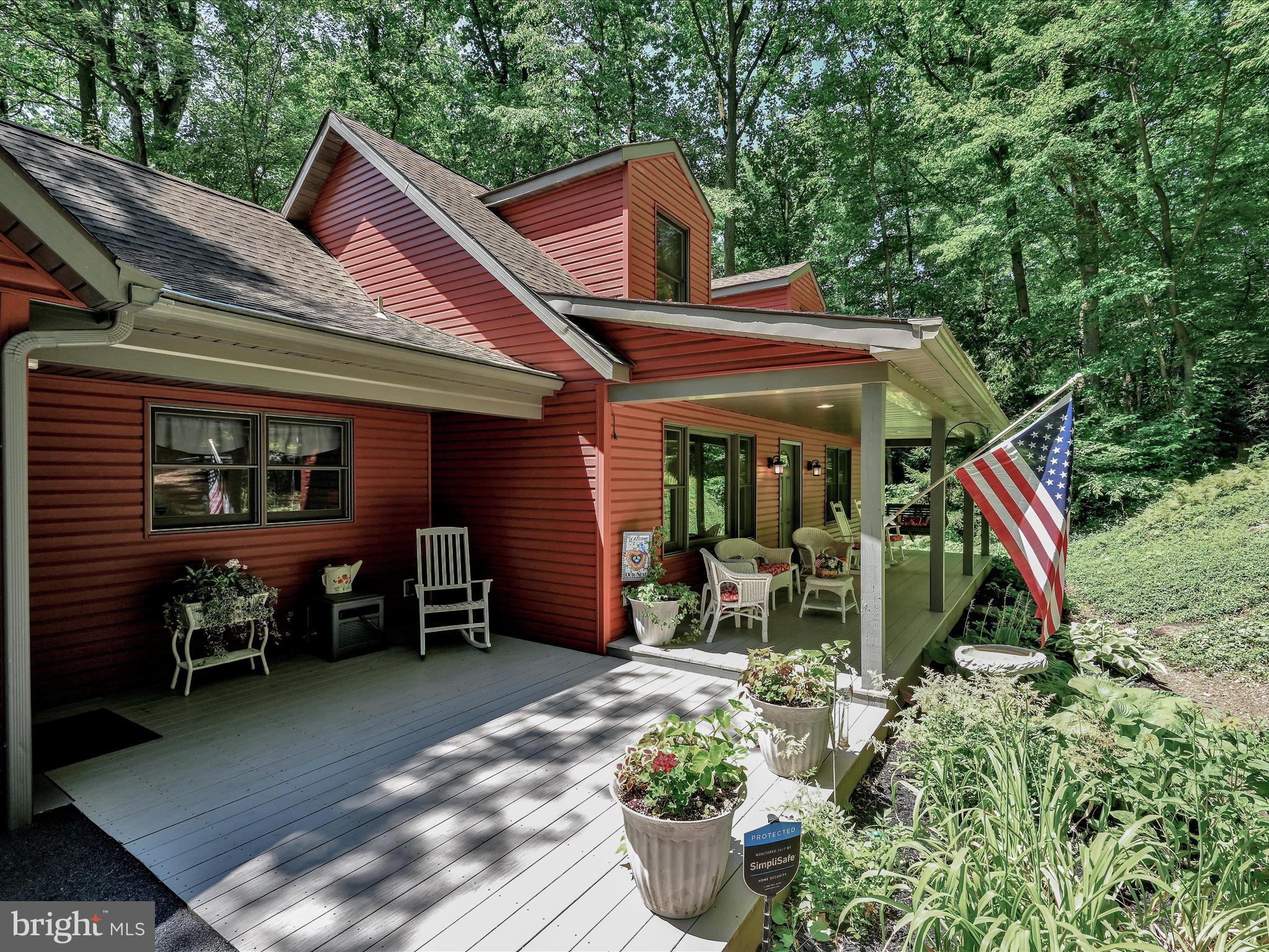 351 Dead End Road Lititz, PA 17543 - Photo 6 of 42 Front
