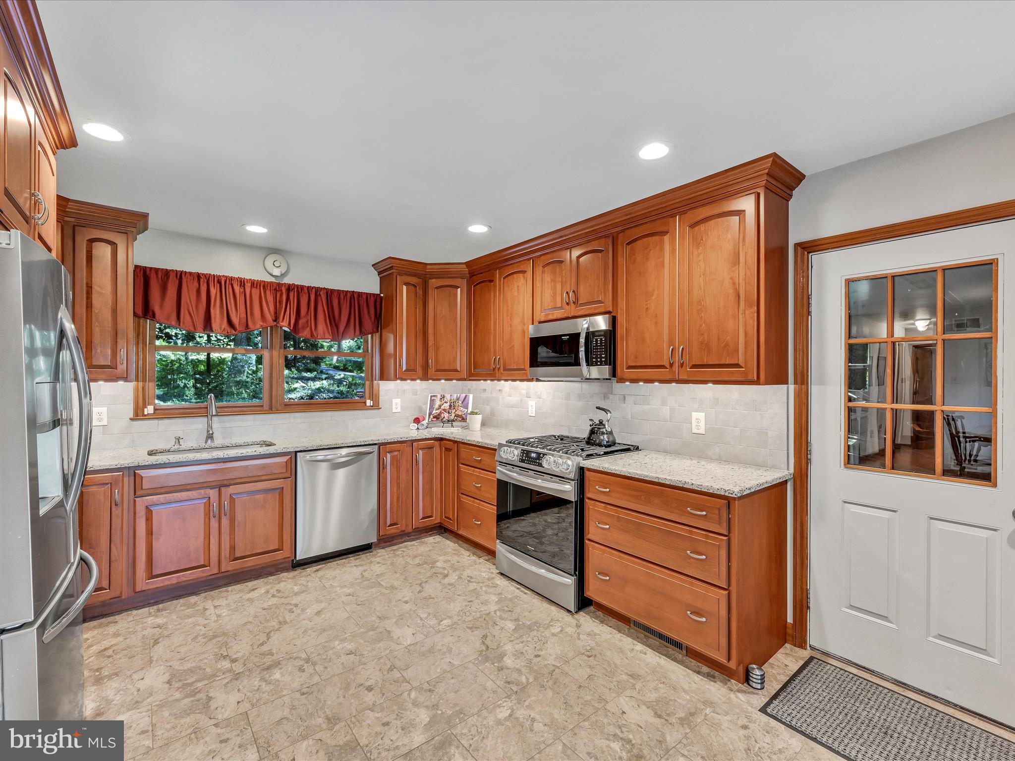 351 Dead End Road Lititz, PA 17543 - Photo 9 of 42 Custom Kitchen