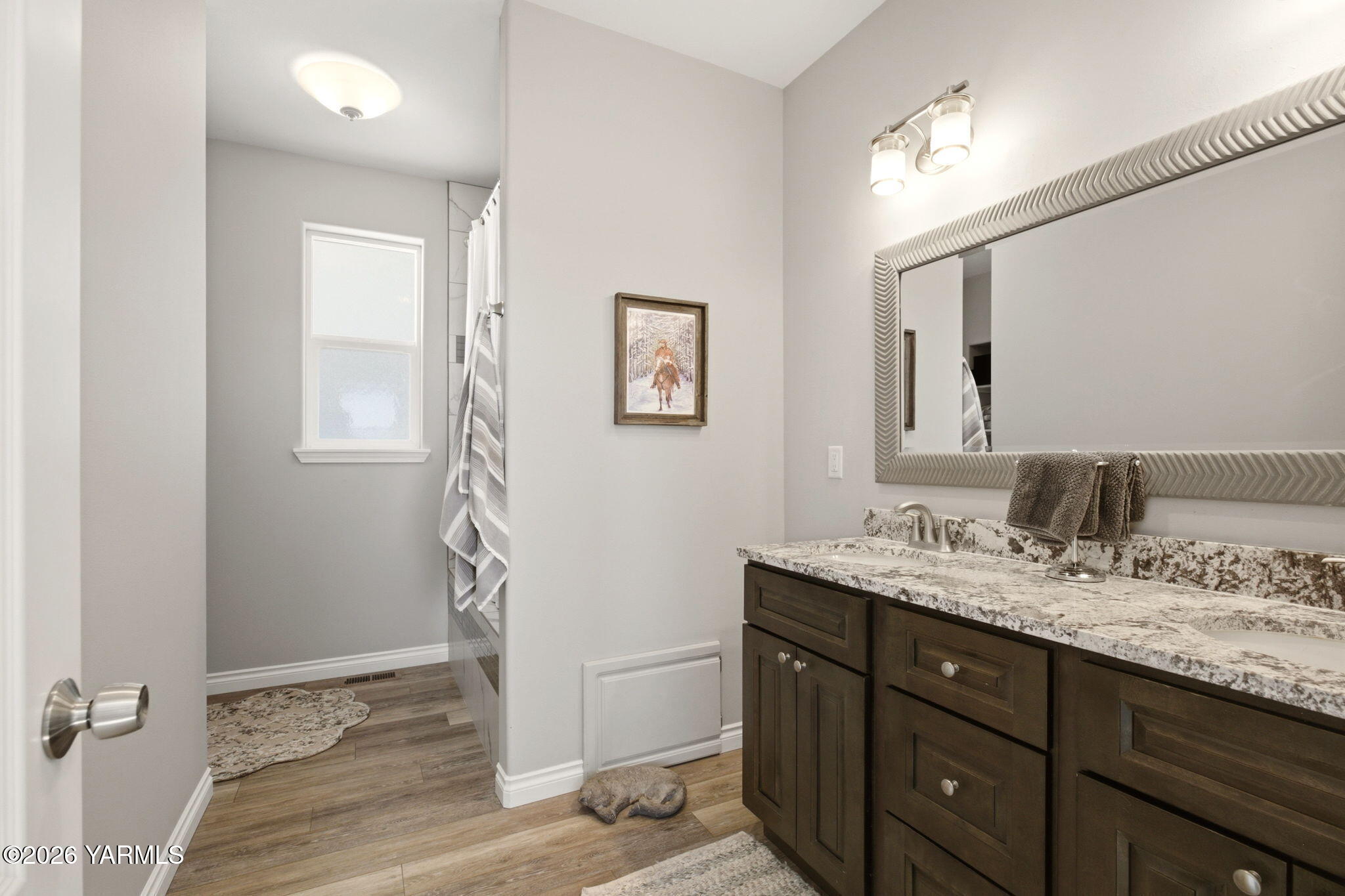 521 Collins Road Selah, WA 98942 - Photo 21 of 25 Primary Bathroom