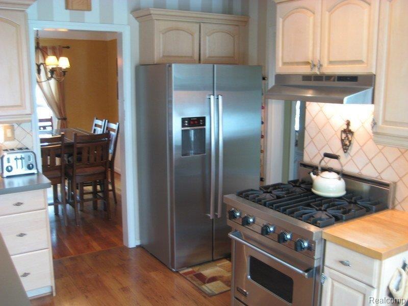 1511 South Renaud Road Grosse Pointe, MI 48236 - Photo 2 of 18 1511 S Renaud 015-001.jpg