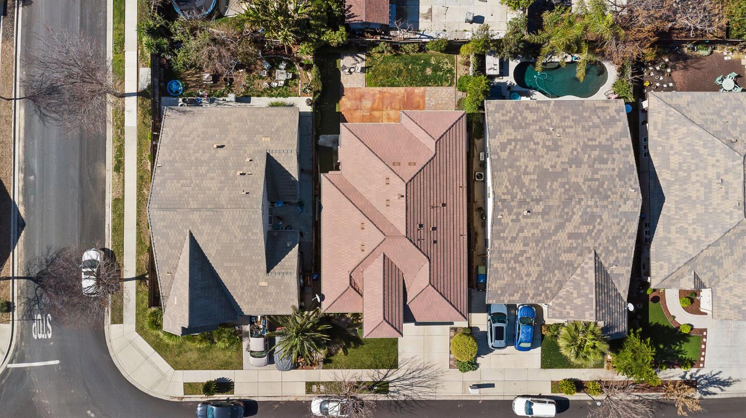 209 Fall Avenue Patterson, CA 95363 - Photo 39 of 48 an aerial view of residential houses with outdoor space