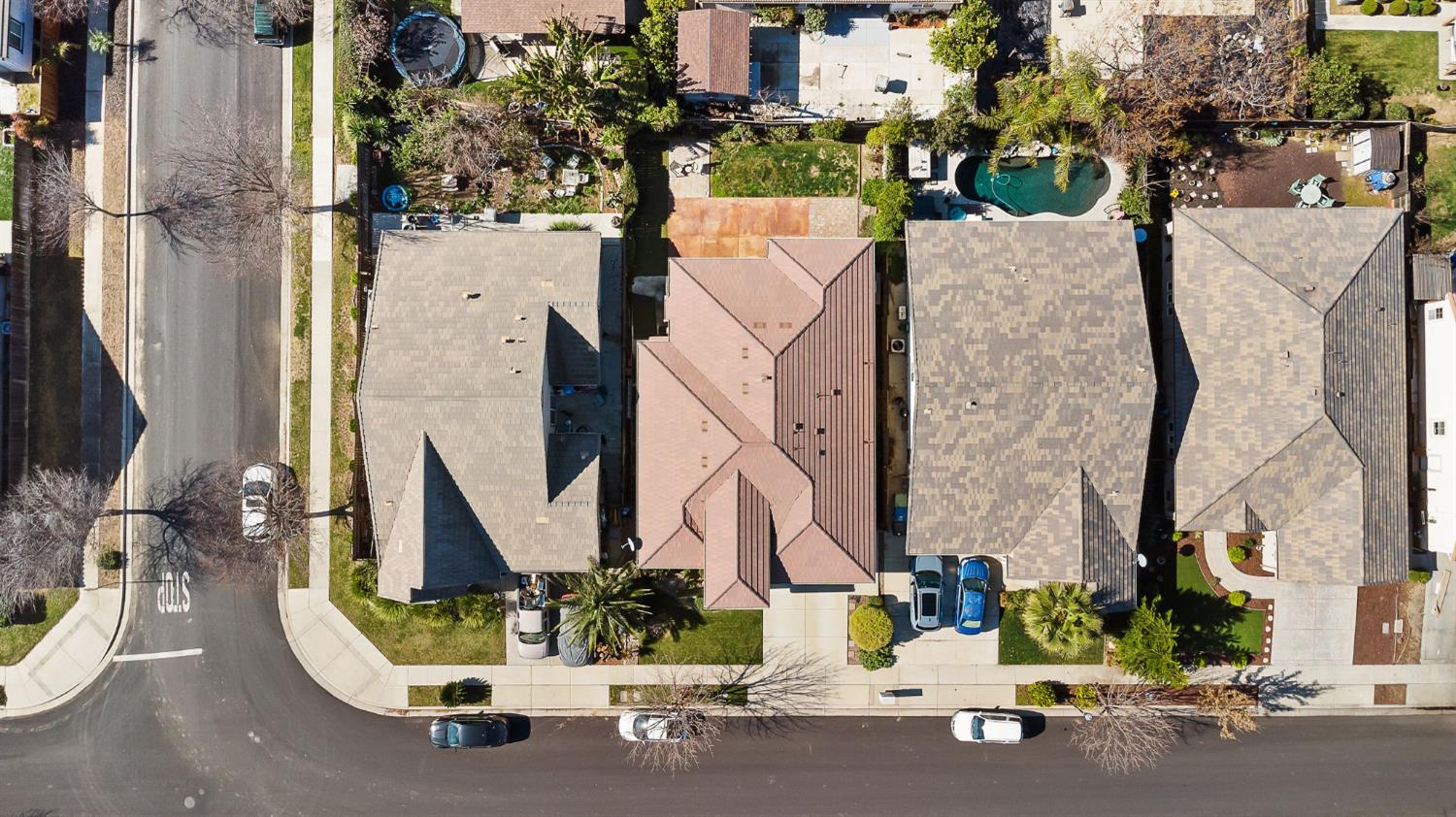 209 Fall Avenue Patterson, CA 95363 - Photo 40 of 48 an aerial view of residential houses with outdoor space