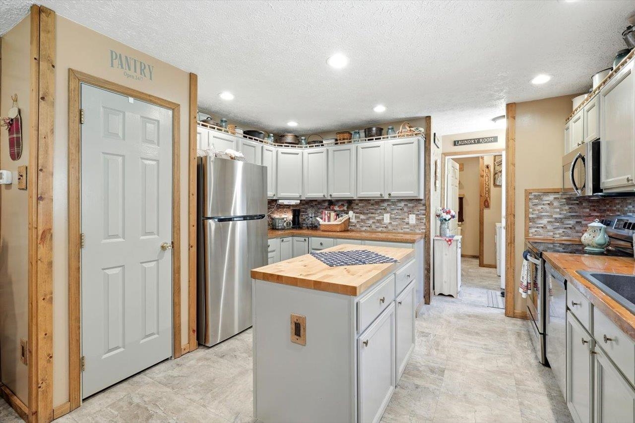 925 Mt Torrey Road Lyndhurst, VA 22952 - Photo 11 of 53