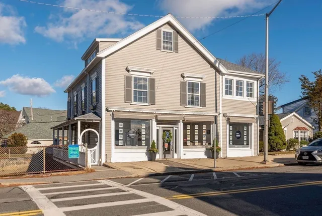 $5,000 | 21 Central Street, Unit 1, Manchester, MA 01944