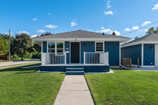 $215,000 | 2142 Richmond Avenue, Manitowoc, WI 54220