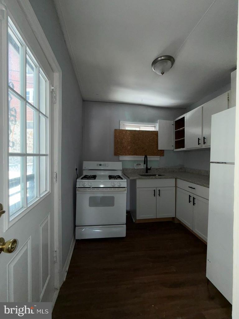 1083 Ellicott Driveway Baltimore, MD 21216 - Photo 11 of 39