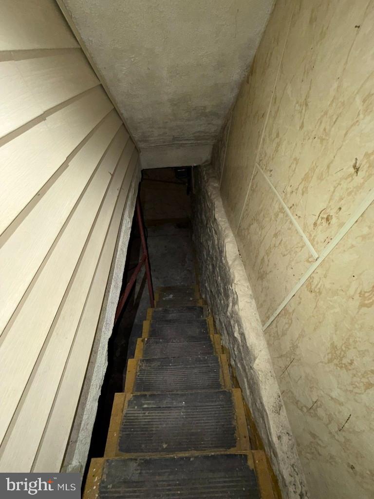 1083 Ellicott Driveway Baltimore, MD 21216 - Photo 28 of 39