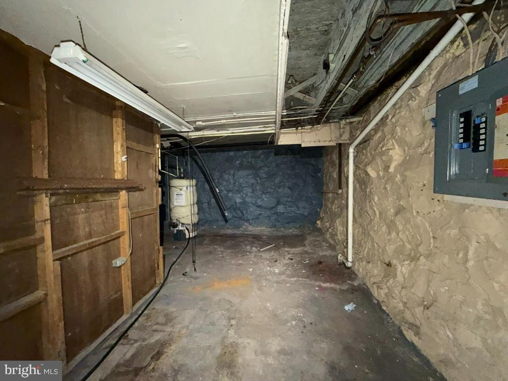 1083 Ellicott Driveway Baltimore, MD 21216 - Photo 32 of 39