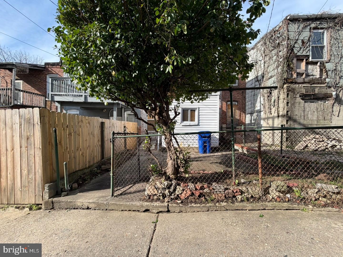 1083 Ellicott Driveway Baltimore, MD 21216 - Photo 37 of 39