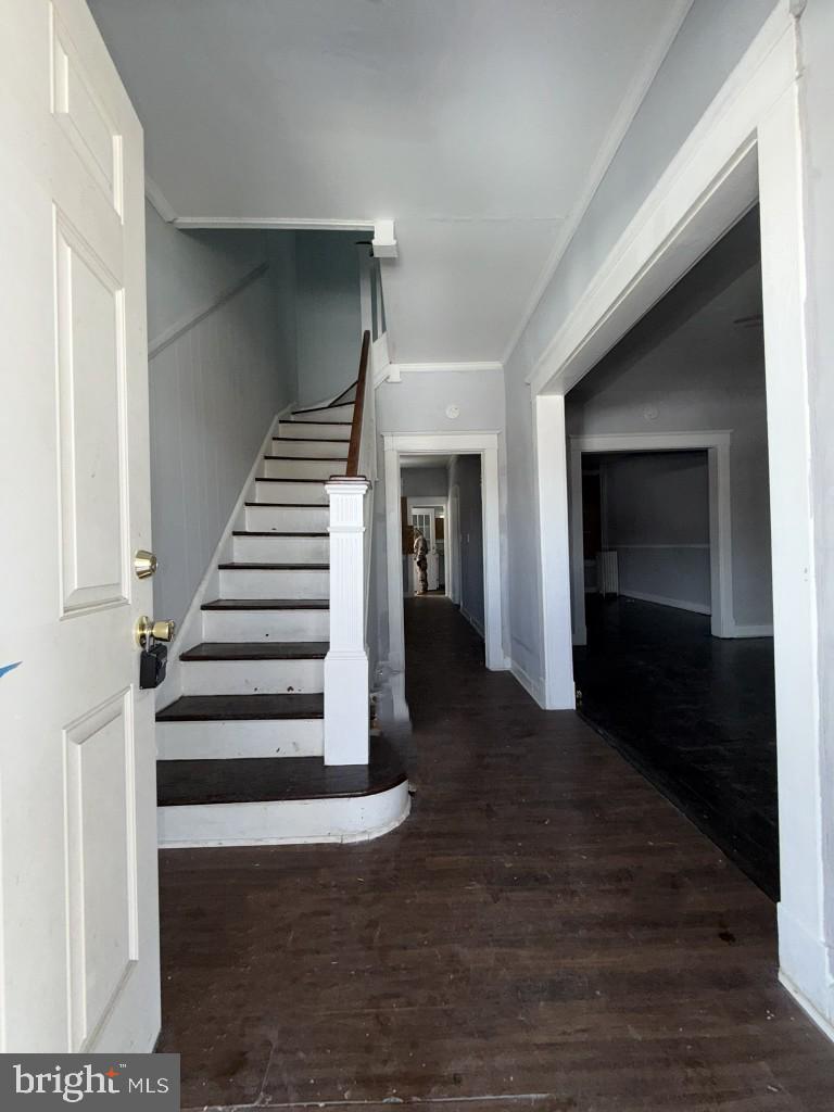 1083 Ellicott Driveway Baltimore, MD 21216 - Photo 4 of 39