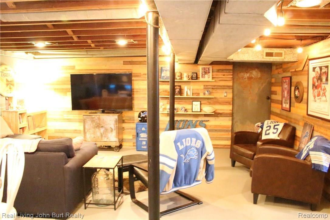 23101 Chapman Road Macomb, MI 48042 - Photo 21 of 27 IMG_6159.JPG
