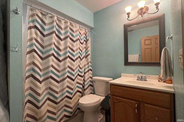 $214,900 | 7915 South Cameron Drive, Hamilton, IN 46742