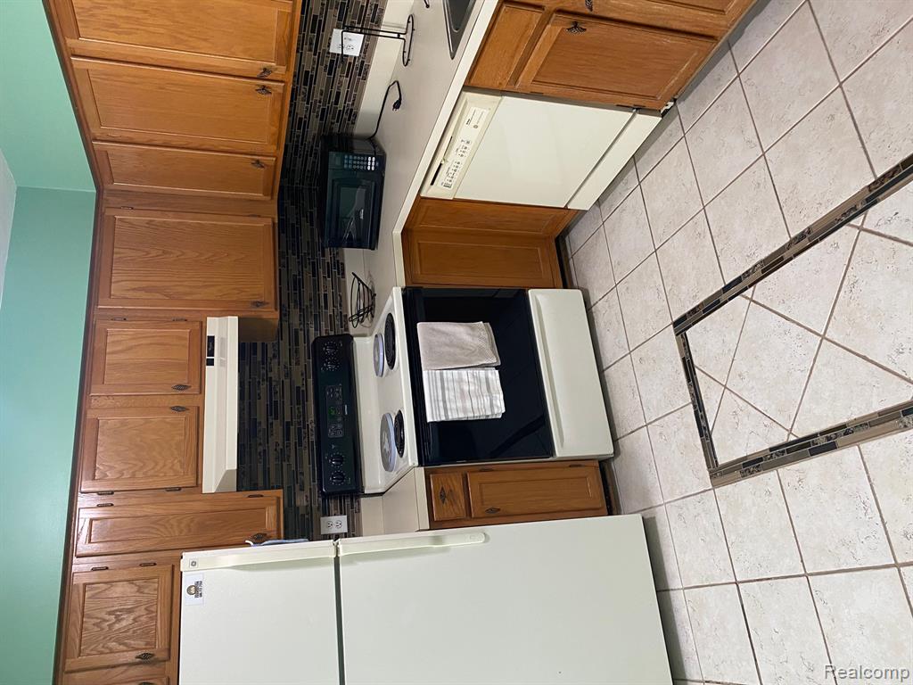 420 Baldwin Avenue Rochester, MI 48307 - Photo 4 of 10