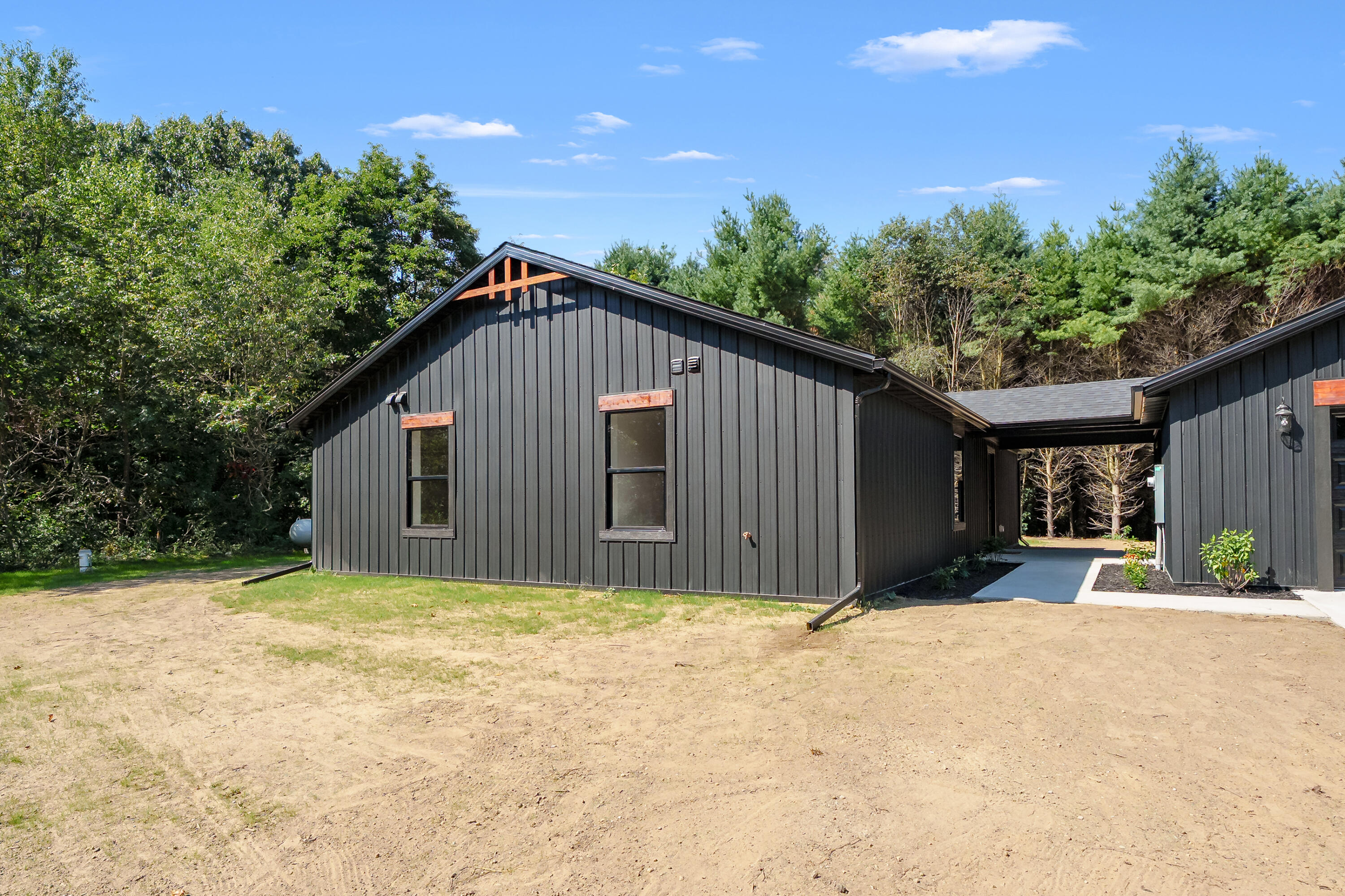 57160 Highfield Road Three Rivers, MI 49093 - Photo 19 of 26 Durable and Efficient Steel Siding