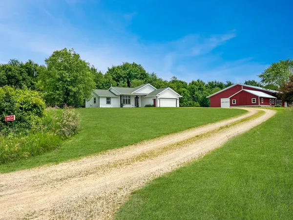 $749,900 | 8254 110th Street, Spring Valley, WI 54767