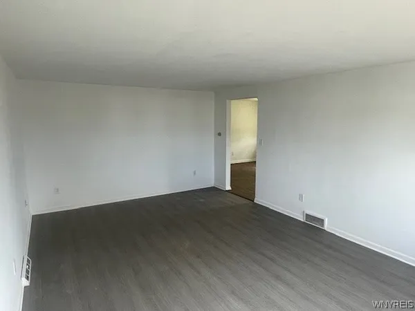 $1,350 | 341 Sundridge Drive, Amherst, NY 14228