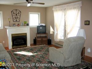 133 Timber Ridge Circle Greentown, PA 18426 - Photo 2 of 11 Gallery Image 2