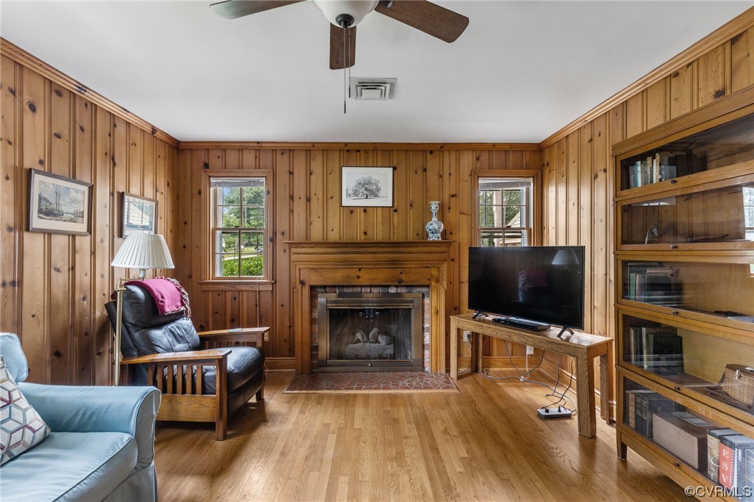 9505 Newhall Road Henrico, VA 23229 - Photo 15 of 33 a living room with furniture fireplace and flat screen tv