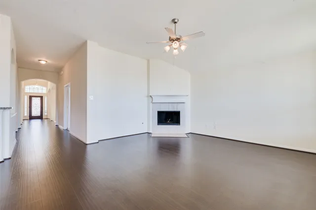 $2,950 | 2706 Night Song Drive, Pearland, TX 77584