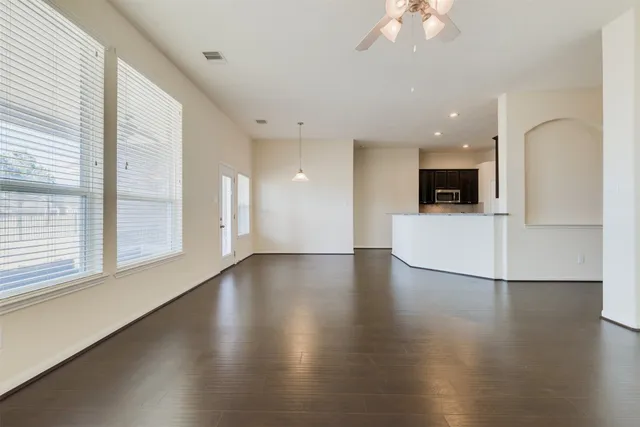 $2,950 | 2706 Night Song Drive, Pearland, TX 77584