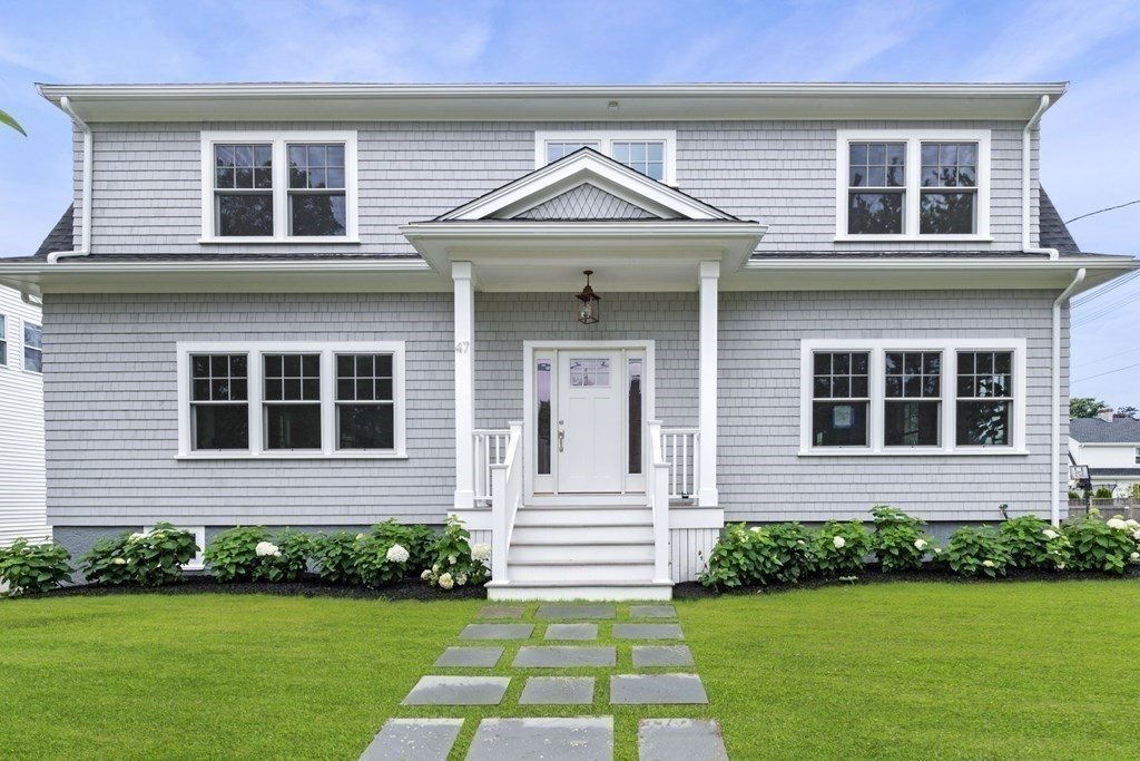 47 Glendale Road Marblehead, MA 01945 - Photo 4 of 33 a front view of a house