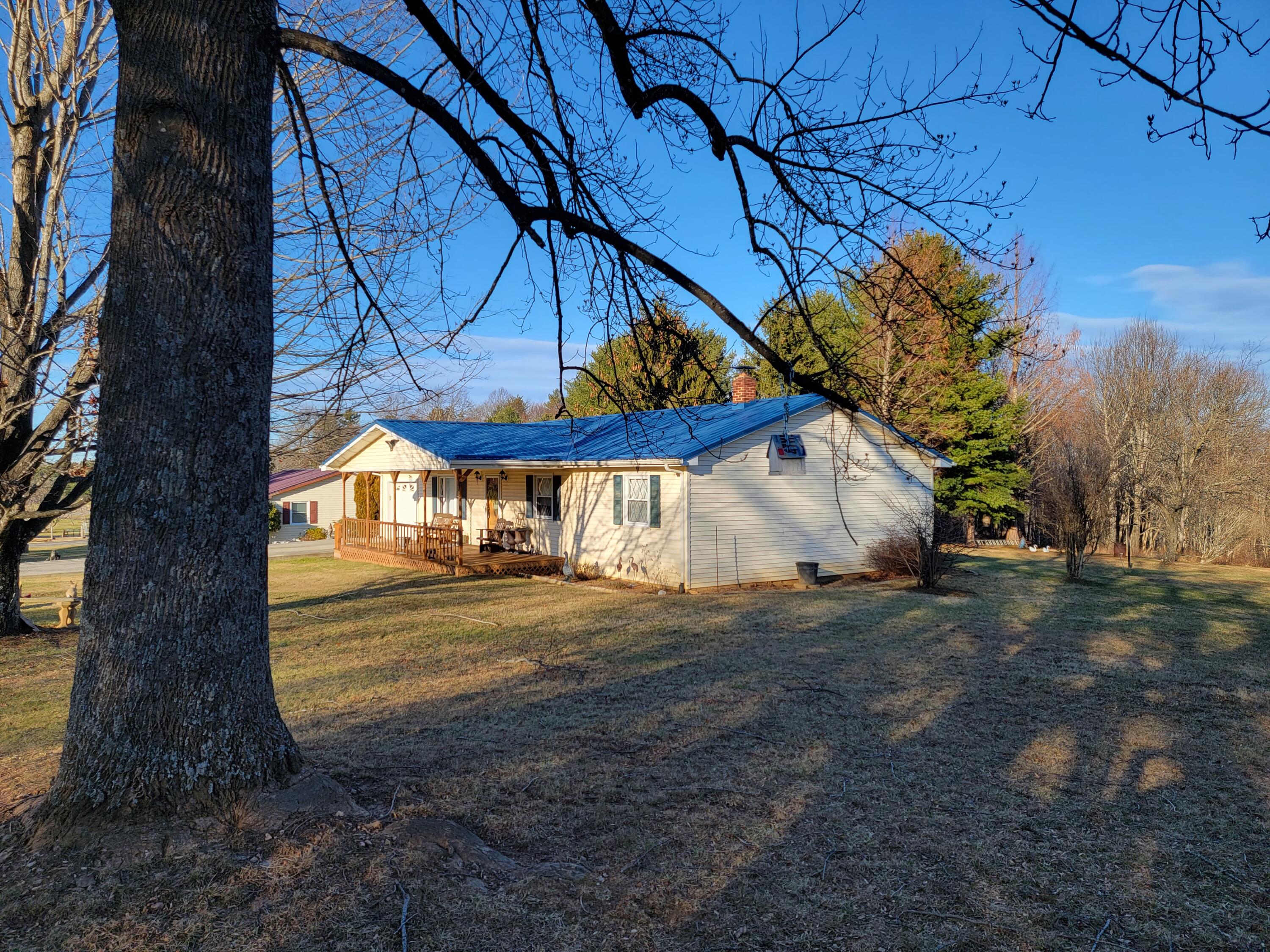 749 Long Level Road Southwest Floyd, VA 24091 - Photo 3 of 19 20221219_152804