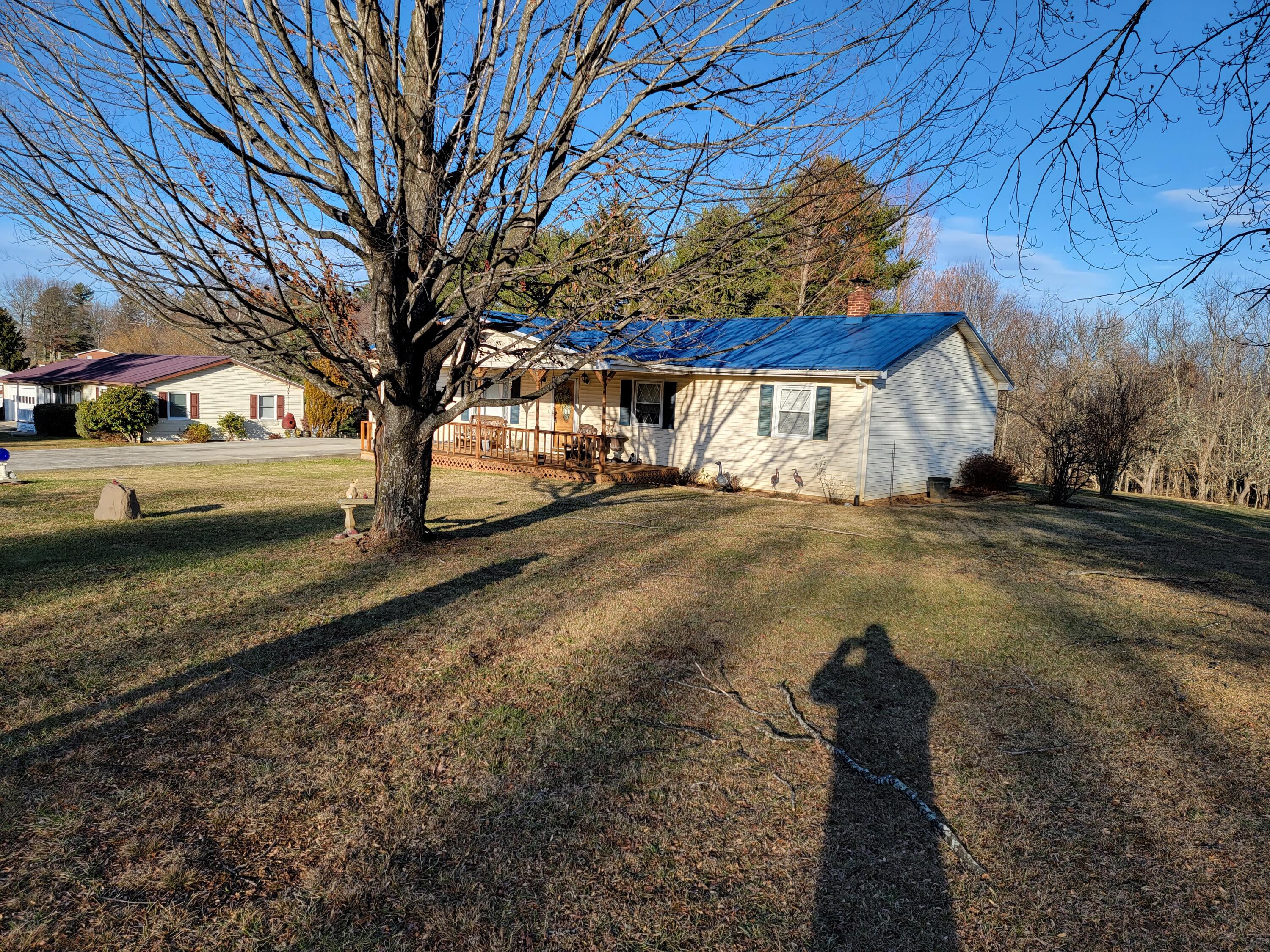 749 Long Level Road Southwest Floyd, VA 24091 - Photo 4 of 19 20221219_152822