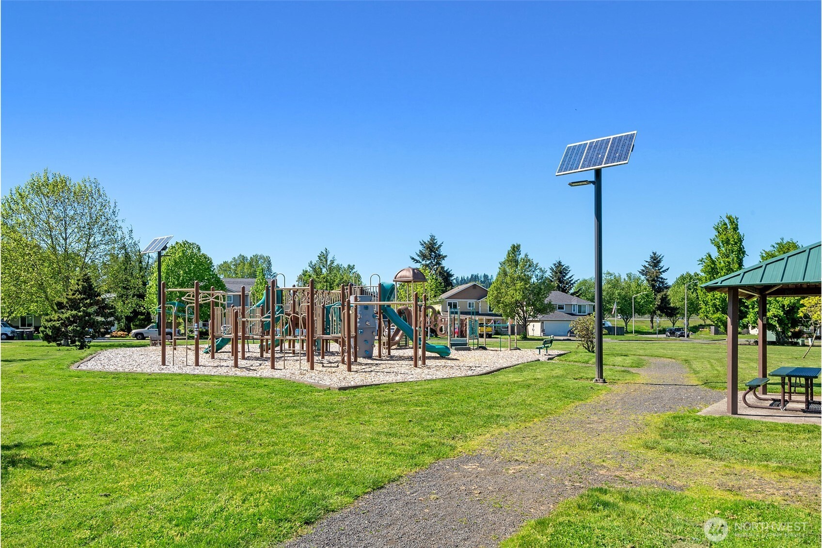 2039 Henderson Way Longview, WA 98632 - Photo 35 of 40 a view of a park with swings