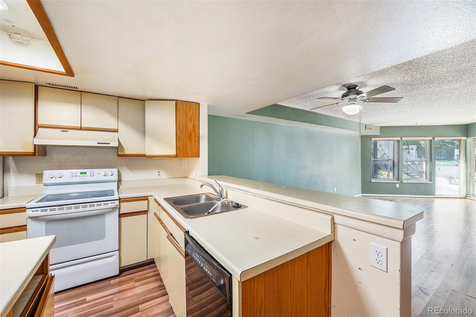 1226 South Monaco Parkway, Unit 103 Denver, CO 80224 - Photo 9 of 24