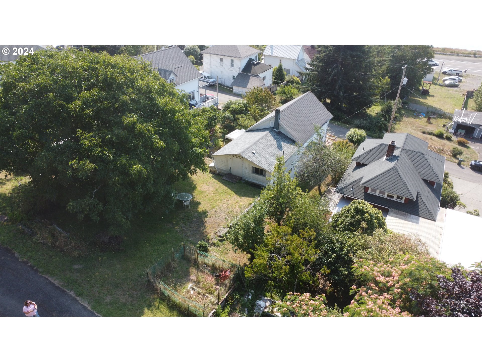 435 Front Street Gardiner, OR 97441 - Photo 41 of 46 Gallery Image 41