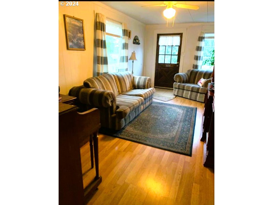 435 Front Street Gardiner, OR 97441 - Photo 5 of 46 Gallery Image 5