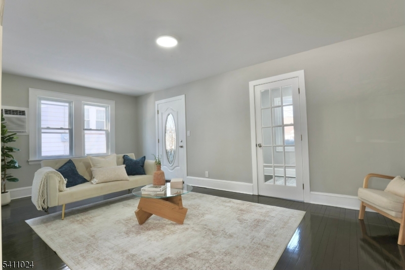 401 Burroughs Terrace Union, NJ 07083 - Photo 11 of 33