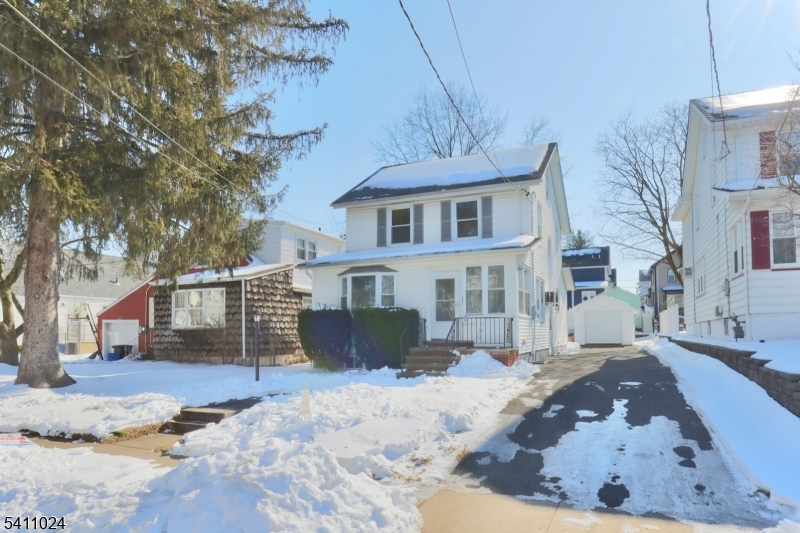 401 Burroughs Terrace Union, NJ 07083 - Photo 2 of 33