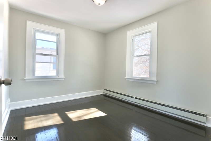 401 Burroughs Terrace Union, NJ 07083 - Photo 23 of 33