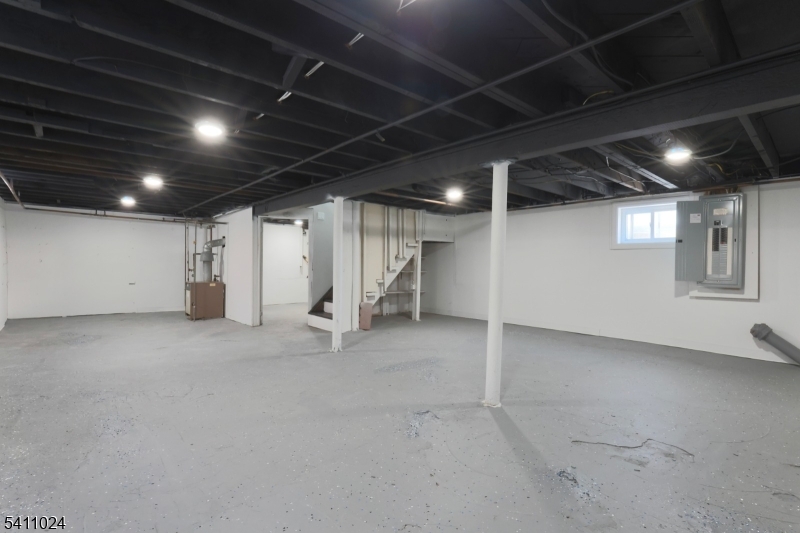 401 Burroughs Terrace Union, NJ 07083 - Photo 27 of 36 a view of empty room