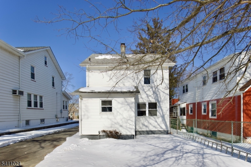 401 Burroughs Terrace Union, NJ 07083 - Photo 31 of 33