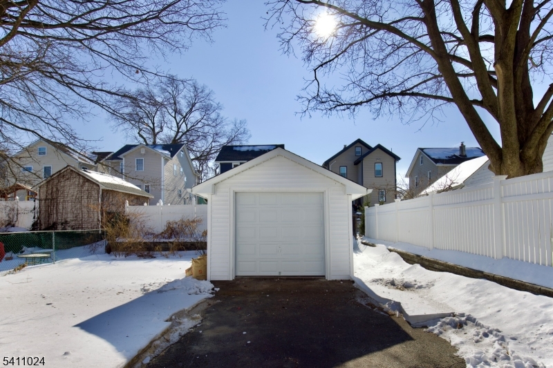 401 Burroughs Terrace Union, NJ 07083 - Photo 33 of 33