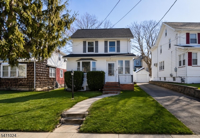 401 Burroughs Terrace Union, NJ 07083 - Photo 36 of 36 a view of a yard in front of house