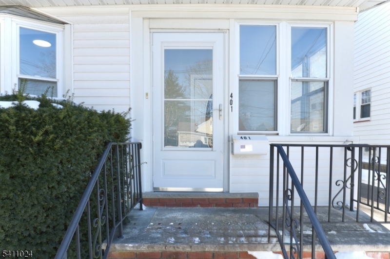 401 Burroughs Terrace Union, NJ 07083 - Photo 5 of 33