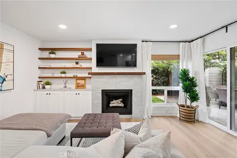 $1,250,000 | 101 Aspen Lane, Costa Mesa, CA 92627